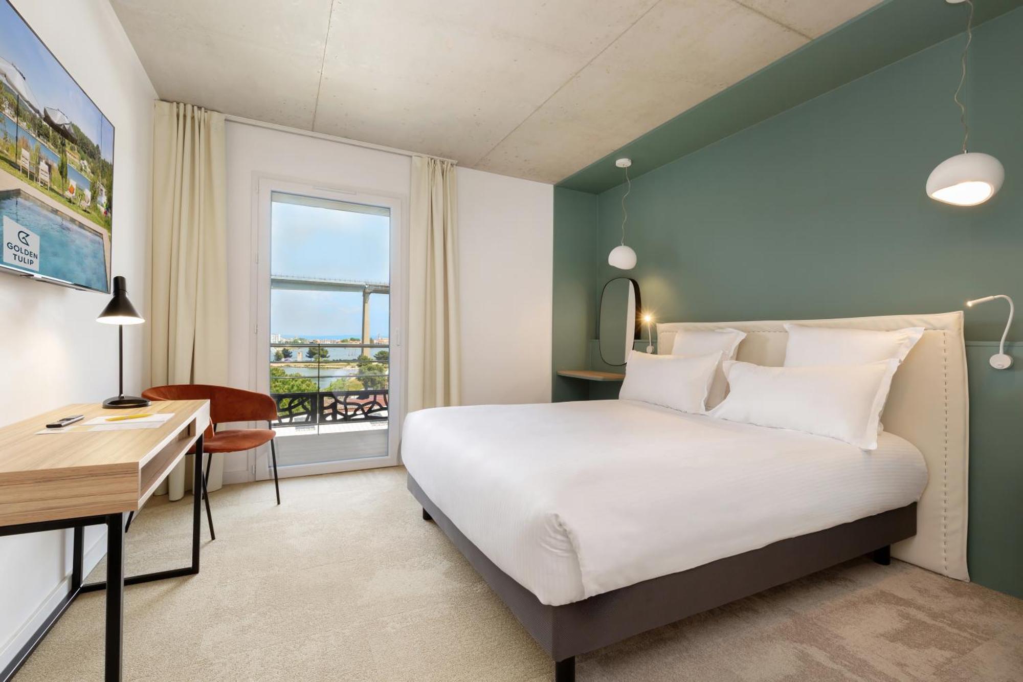 Golden Tulip Hotel & Rooftop Martigues Provence Esterno foto