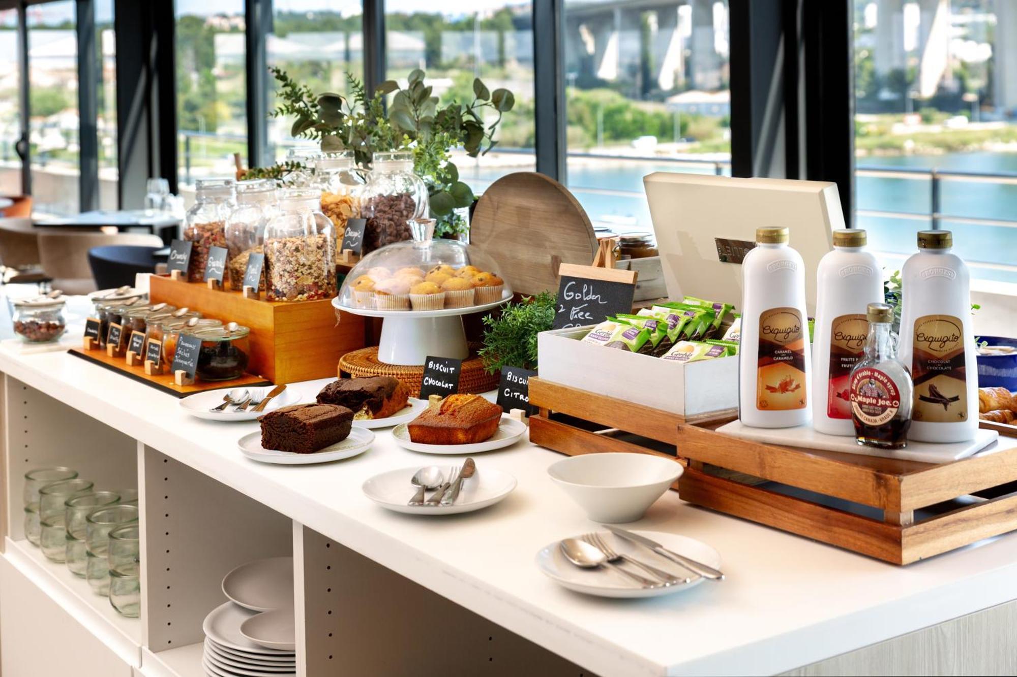Golden Tulip Hotel & Rooftop Martigues Provence Esterno foto