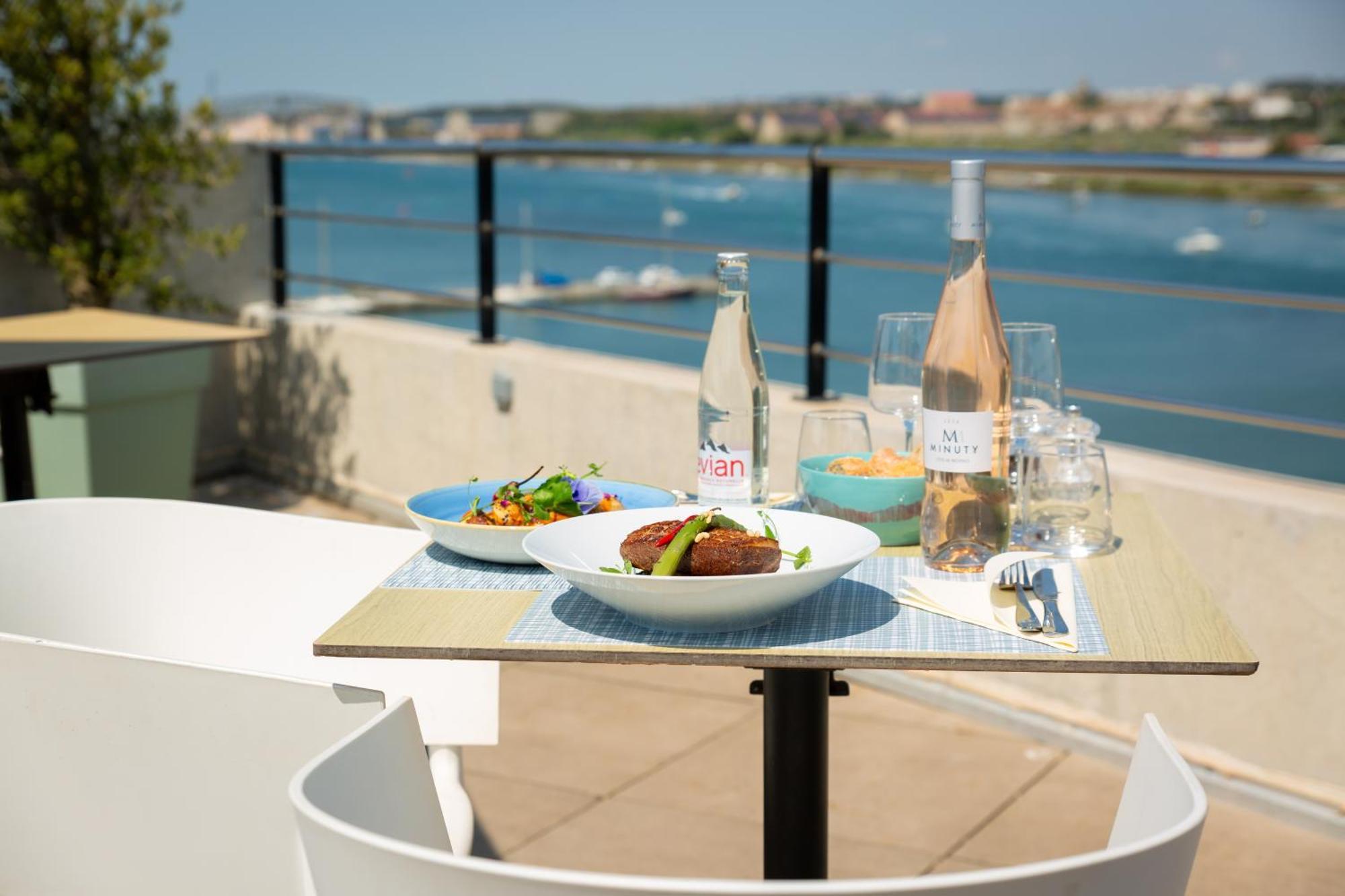 Golden Tulip Hotel & Rooftop Martigues Provence Esterno foto